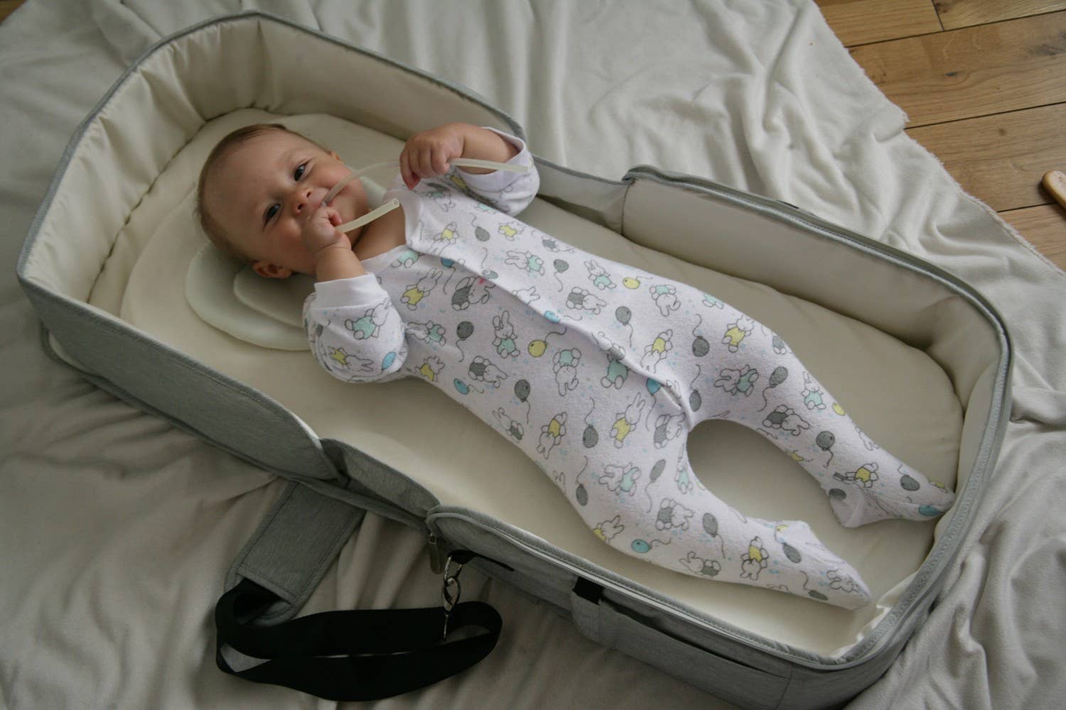 Bambini Infant Wear inc. - Wholesale Diaper Bag - Baby - Diaper Bag and Baby Portable Changing Table2