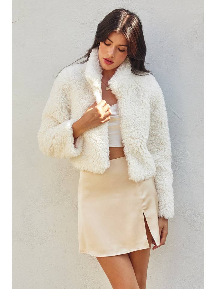 Dress Forum - Vente Veste – femme - Veste courte ouverte en peluche douce Teddy