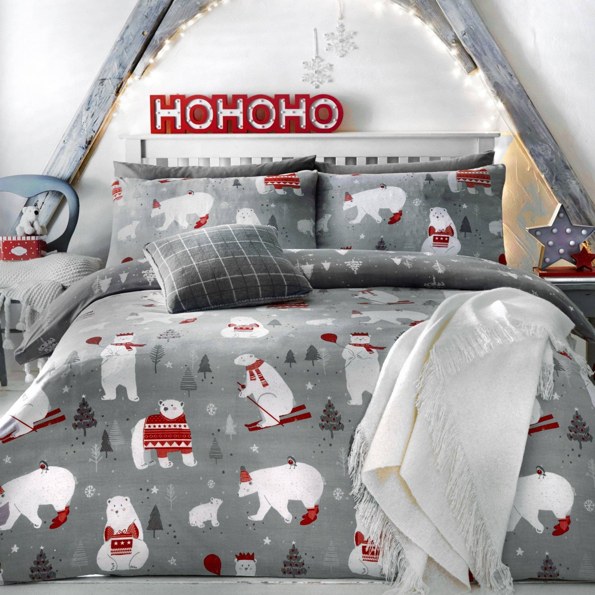 UW Home - Wholesale Bedding Set - Polar Bears Duvet Cover Set by Bedlam Christmas in Silver0