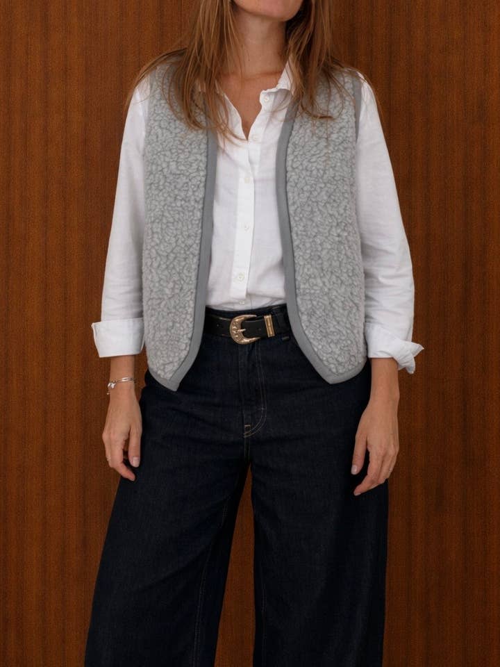 DEN KORTE ULDVEST I GRÅ for engroshandel hos marushka