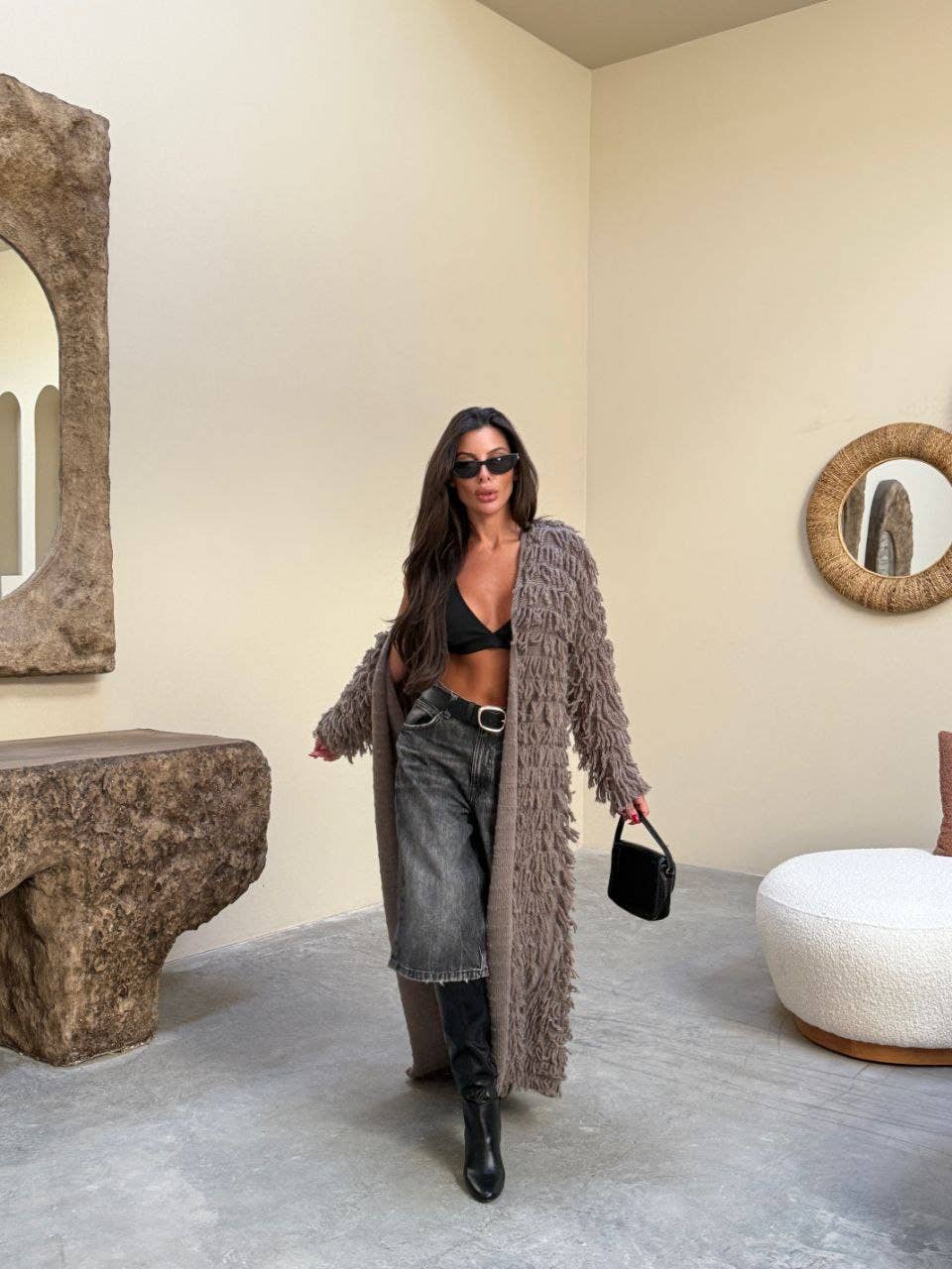 Design company-Fatma Balkir – wholesale Rock - Dam – Överdimensionerad lång fluffig stickad kappa – Mjuk lurvig koftjacka1