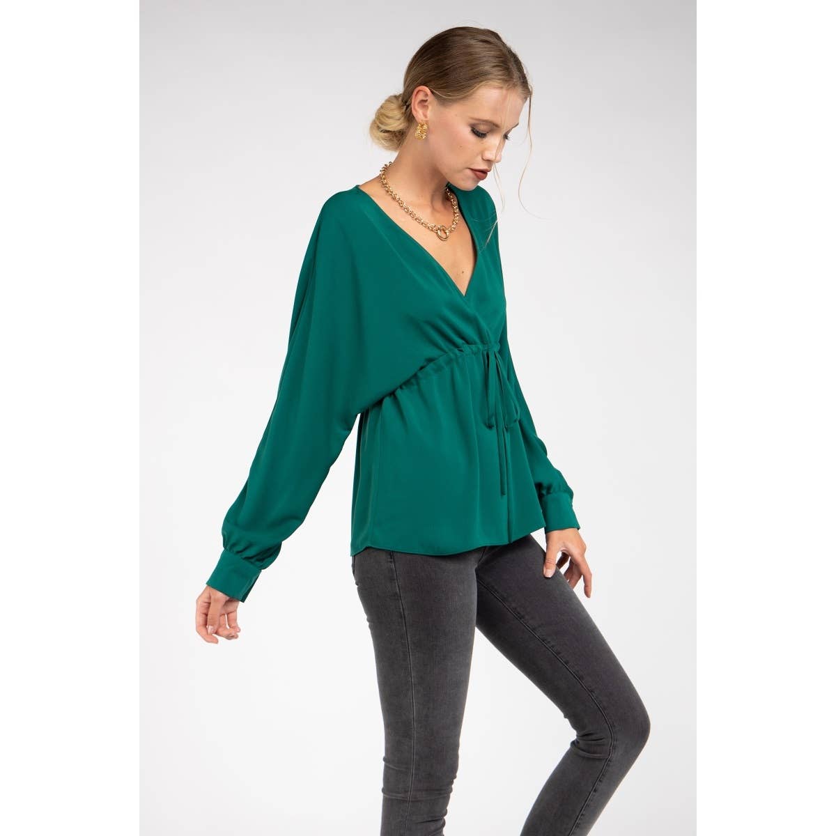 Naked Zebra Rack – Großhandel Bluse – Damen – Bluse mit Raglanärmeln und Bindedetail auf der Vorderseite4