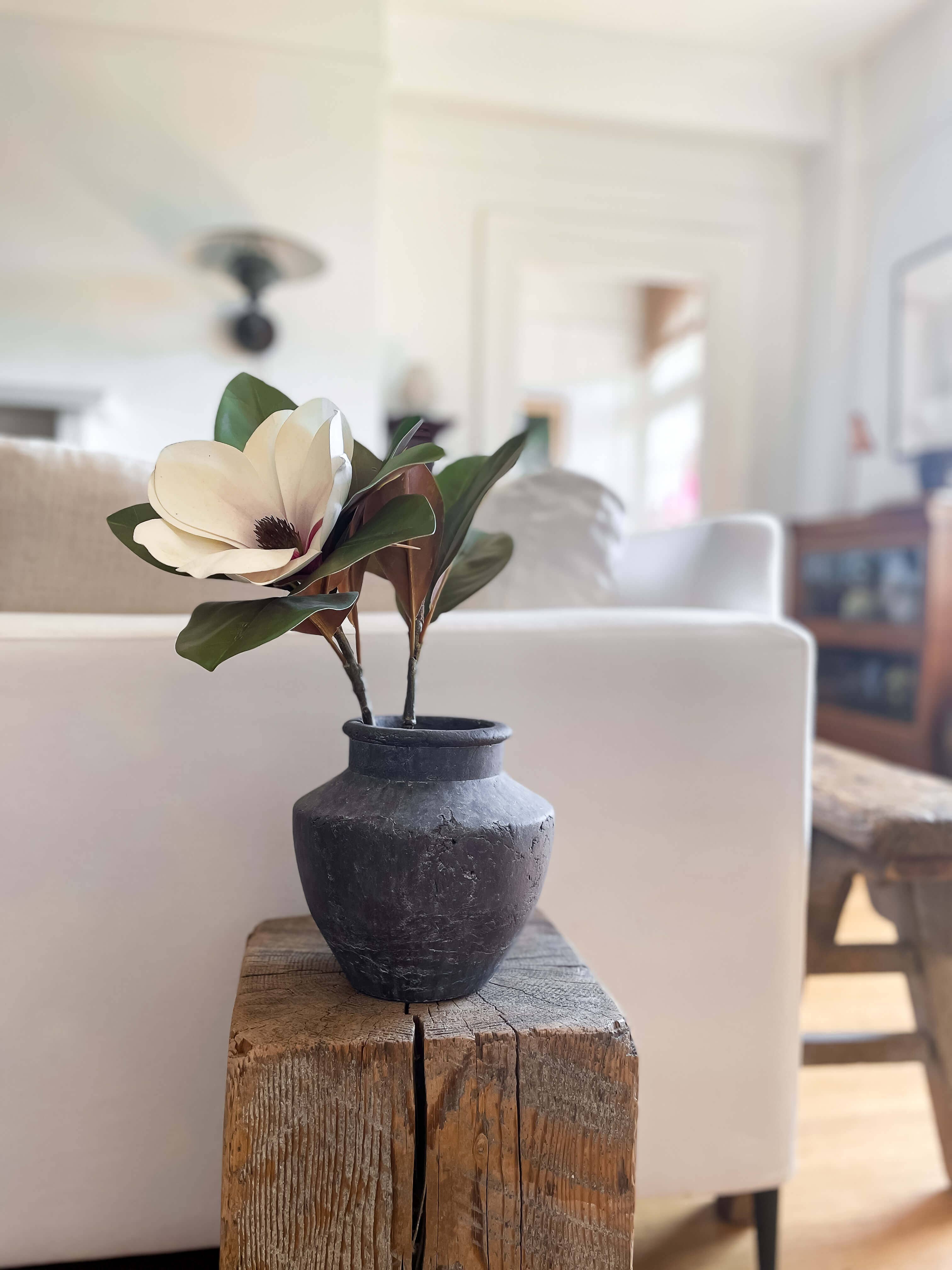 Hycroft Home Decor - Wholesale Vase - Senna Terracotta Vase – Flared Neck, Charcoal Finish1