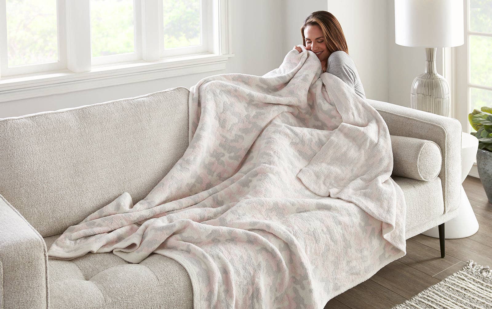 Crafted by Catherine - Wholesale Throw Blanket - Camouflage Cozy Knit Throw 60" x 70"17