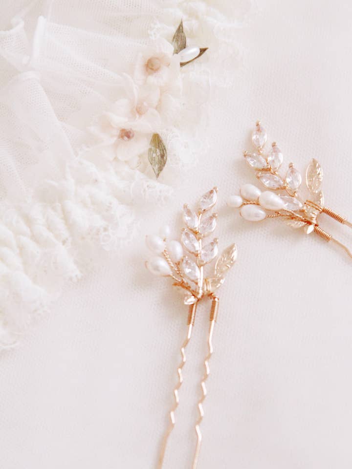 “Romantic” bun pins for wholesale by Lily in love