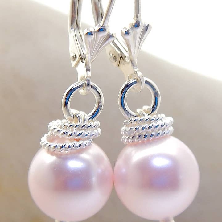 Howling Dog Artisan Jewellery - Wholesale - Sidney Leaf Necklace - Classic Pearls3