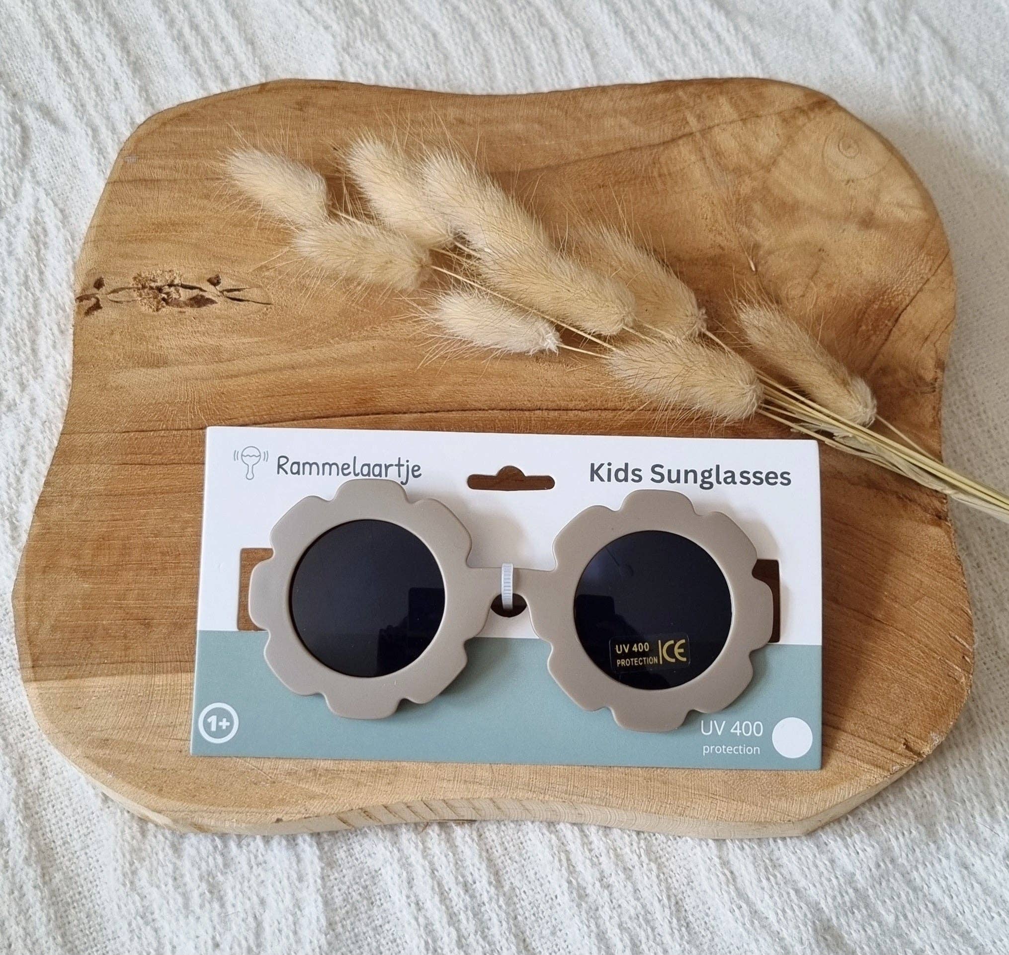 Rammelaartje – wholesale Solglasögon/glasögon - Barn – Barnsolglasögon UV400 med blomdesign – Taupe3