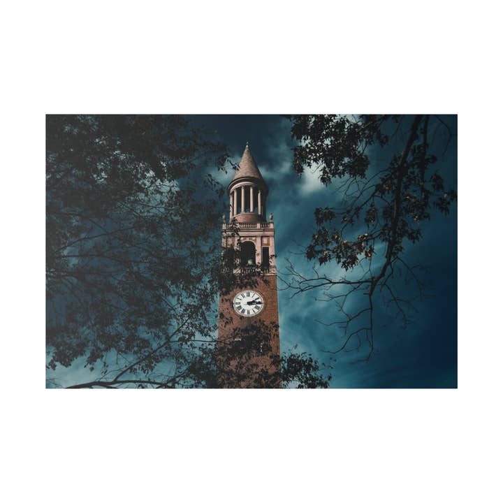 UNC Bell Tower (Fotografi på lærred) for engroshandel hos Pretty Average Photography