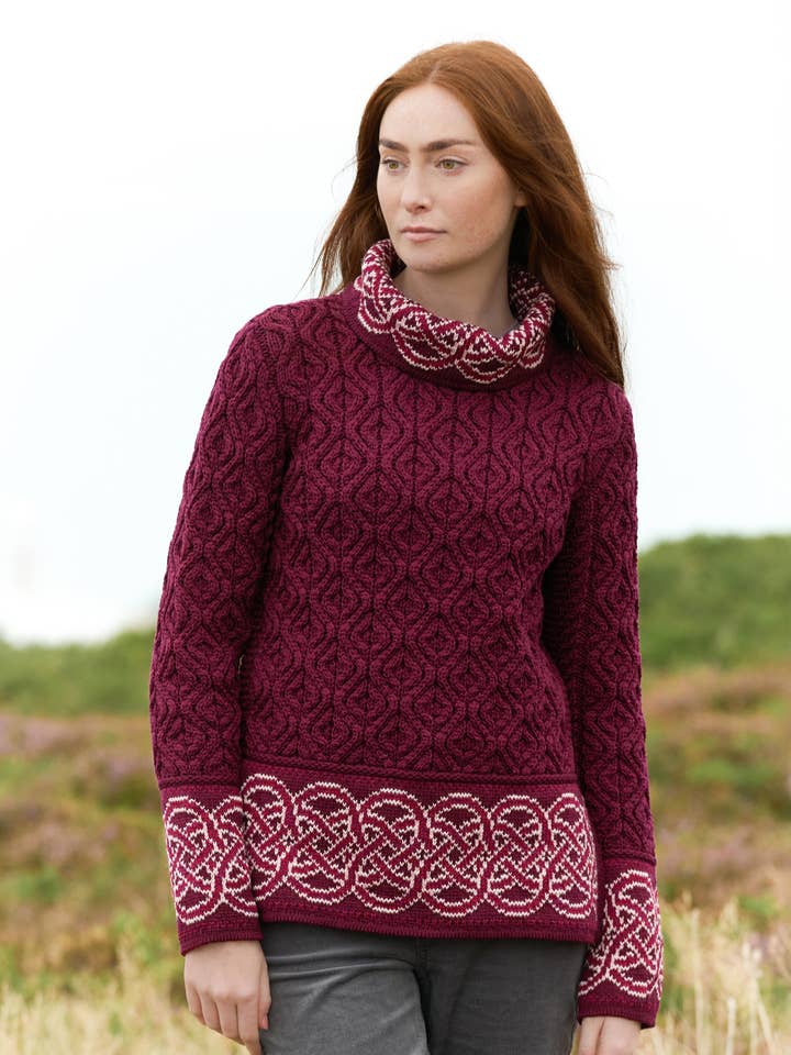 Aran Crafts - Vendita all'ingrosso Maglia larga - Donna - MAGLIONE JACQUARD CON COLLO AD ANELLO R5337
3