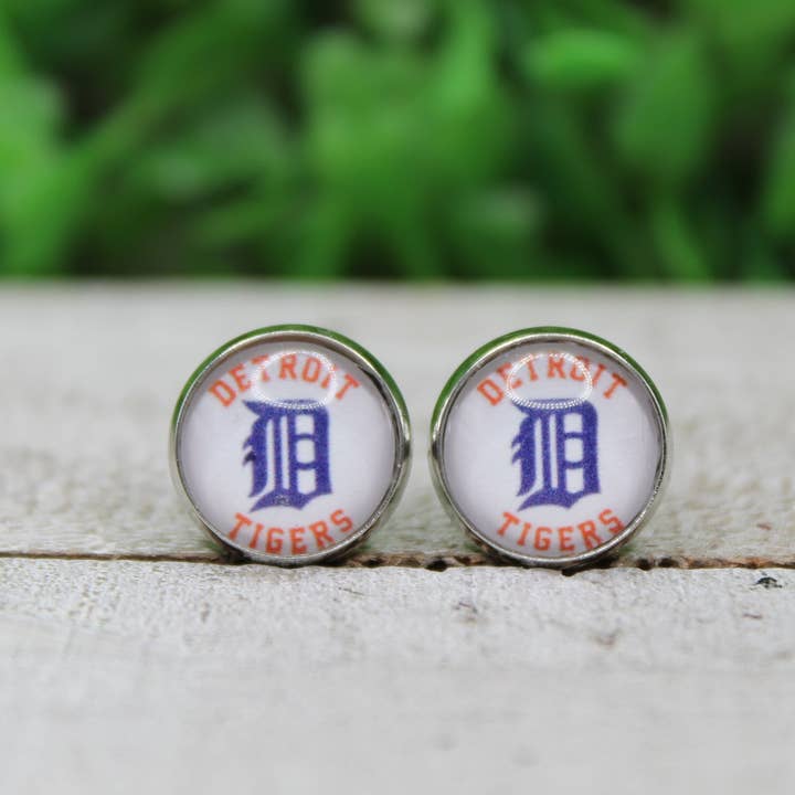 Orecchini a perno con tigri da baseball per la vendita all'ingrosso da parte di Hylidae Boutique