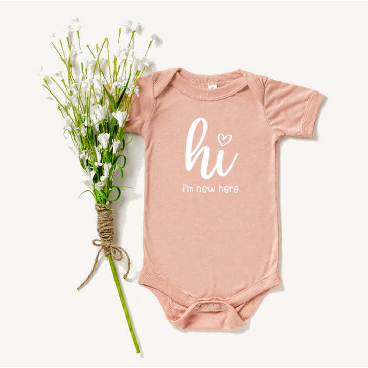 Hallo! Ich bin neu hier Baby-Body D33 für den Großhandel von Tron Tron Graphic Wear