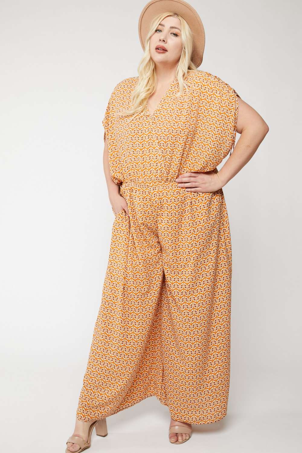 Davi & Dani - Vente Combinaison – femme - COMBINAISON SANS MANCHES IMPRIMÉE À COL EN V16