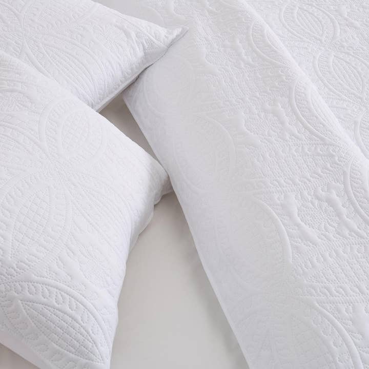 BH Collective - Wholesale Bedding Set - Oversized Quilt & Sham Set - Medallion Stitch - Clara16