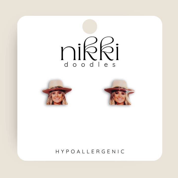 Boucles d'oreilles à tige Laney Wilson Novelty pour la vente par Nikki Doodles