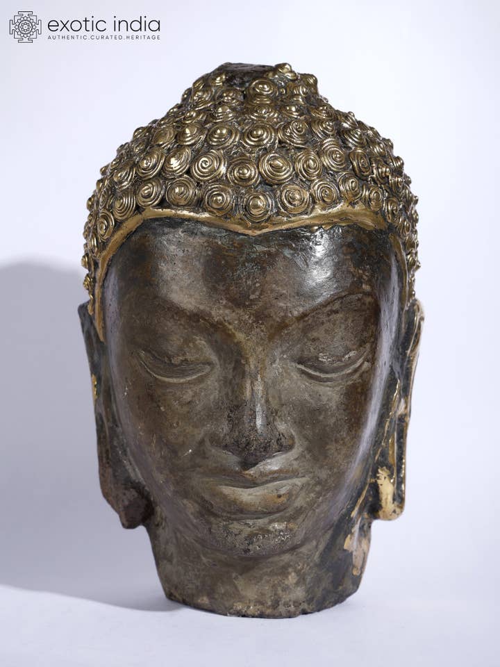 Sculpture en laiton et pierre en forme de tête de Bouddha de 9 pouces pour la vente par Exotic India Art
