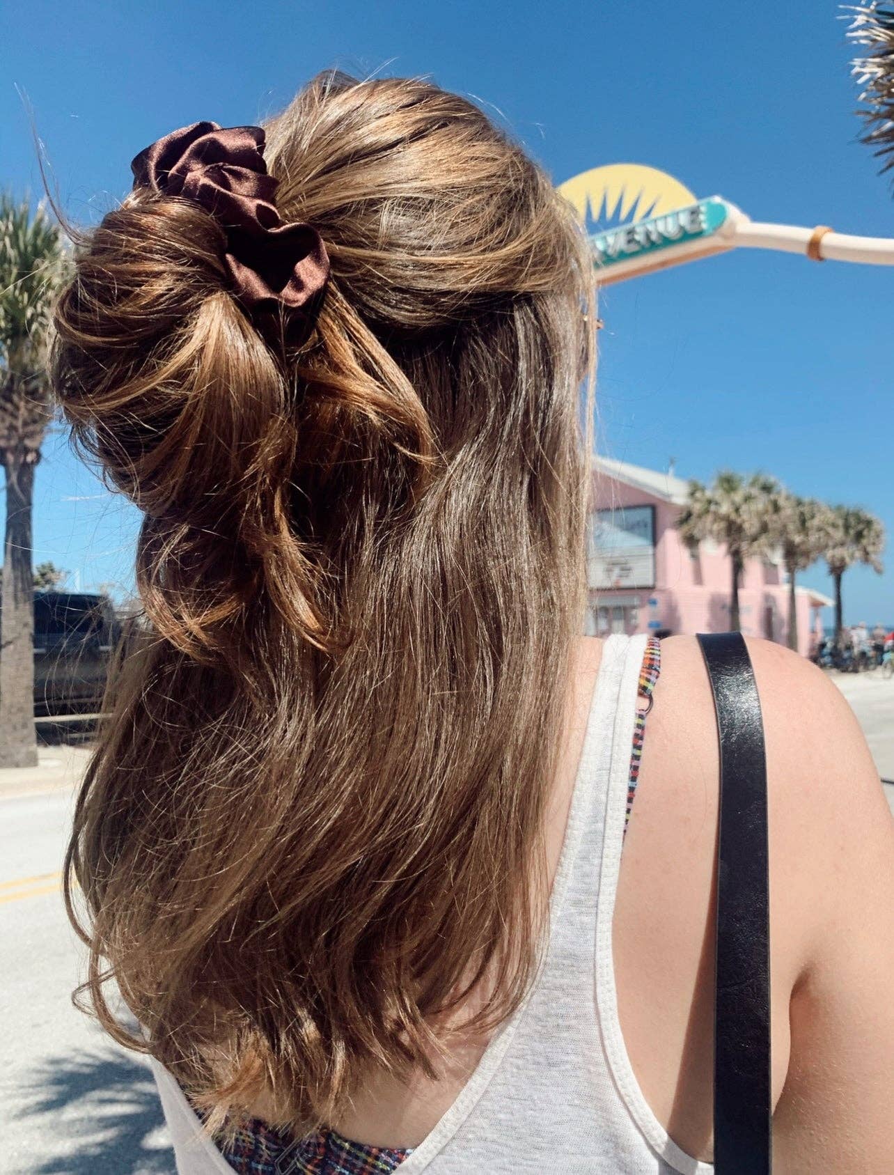 Beyond Scrunchies - Wholesale Scrunchie - Dames - ESPRESSO - Zijde Scrunchie met moerbei1