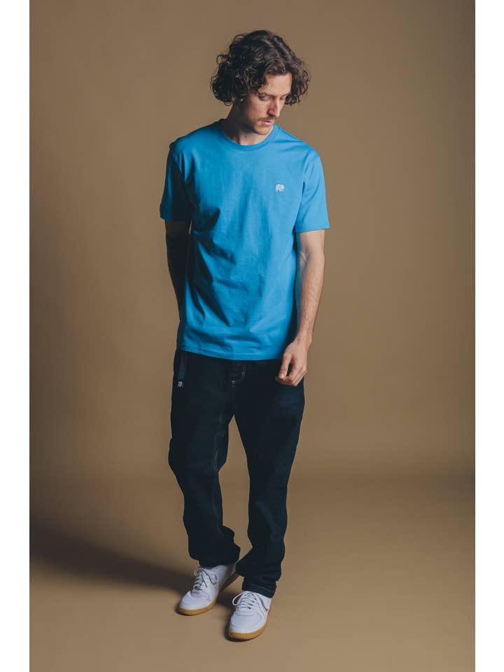 Trendsplant Clothing - Wholesale T-Shirt - Men's - Essential T-Shirt Mediterranian Blue3