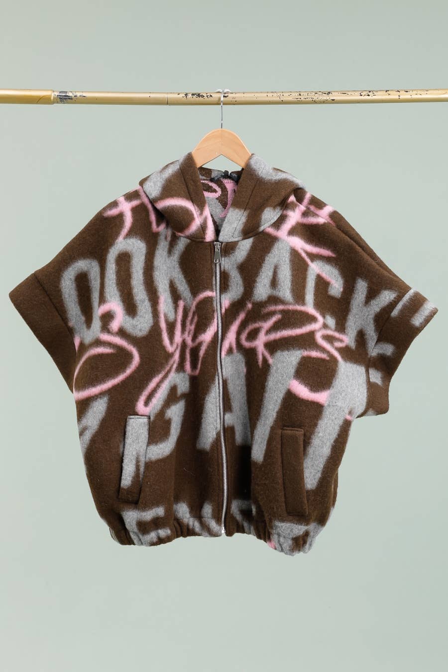 la maison des fibres naturelles – wholesale College/Baseball Jacket - Women’s – Sleeveless hooded jacket 11863B 100% polyester2