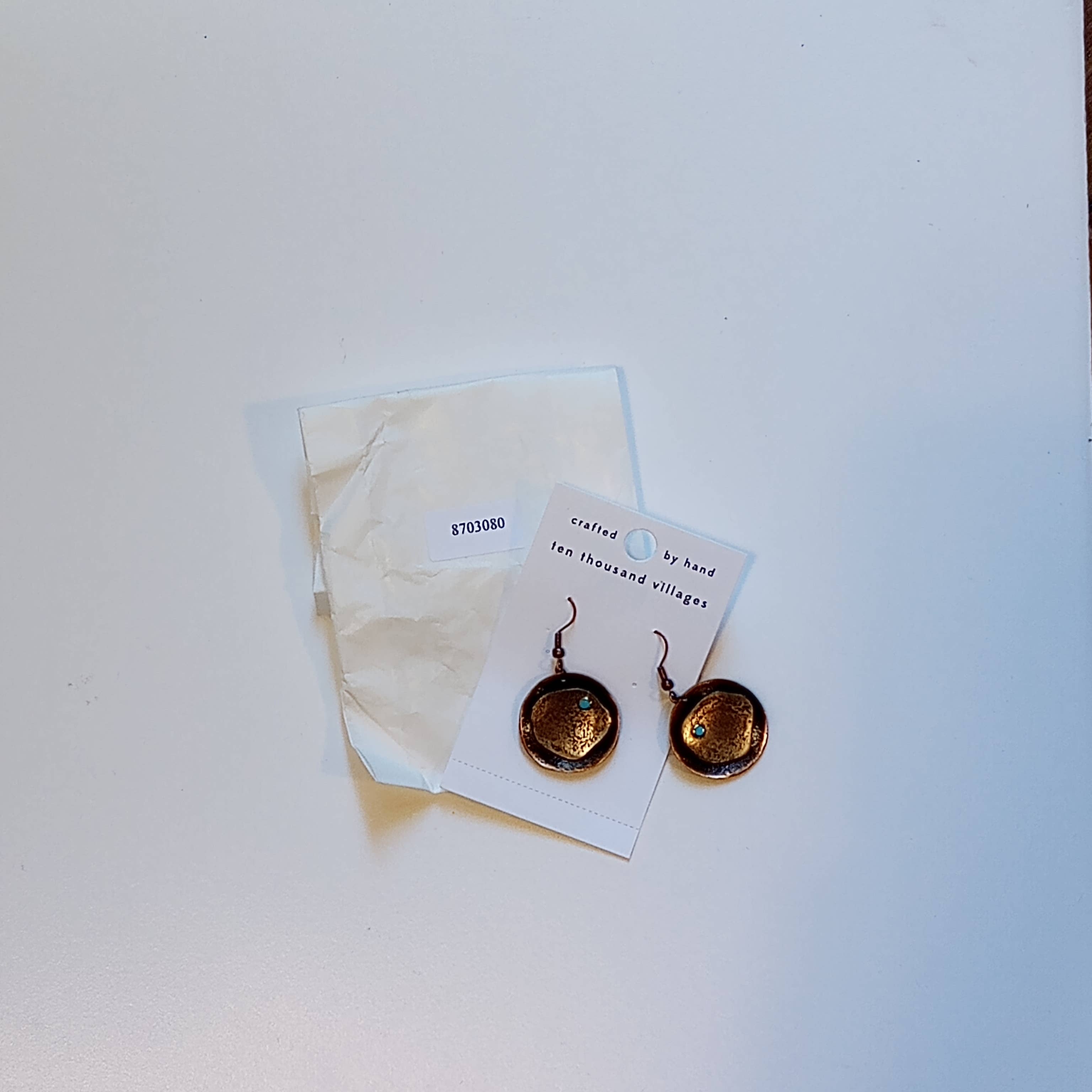 Ten Thousand Villages - Vente Boucles d'oreilles pendantes - Adrift - Boucles d'oreilles en cuivre martelé3