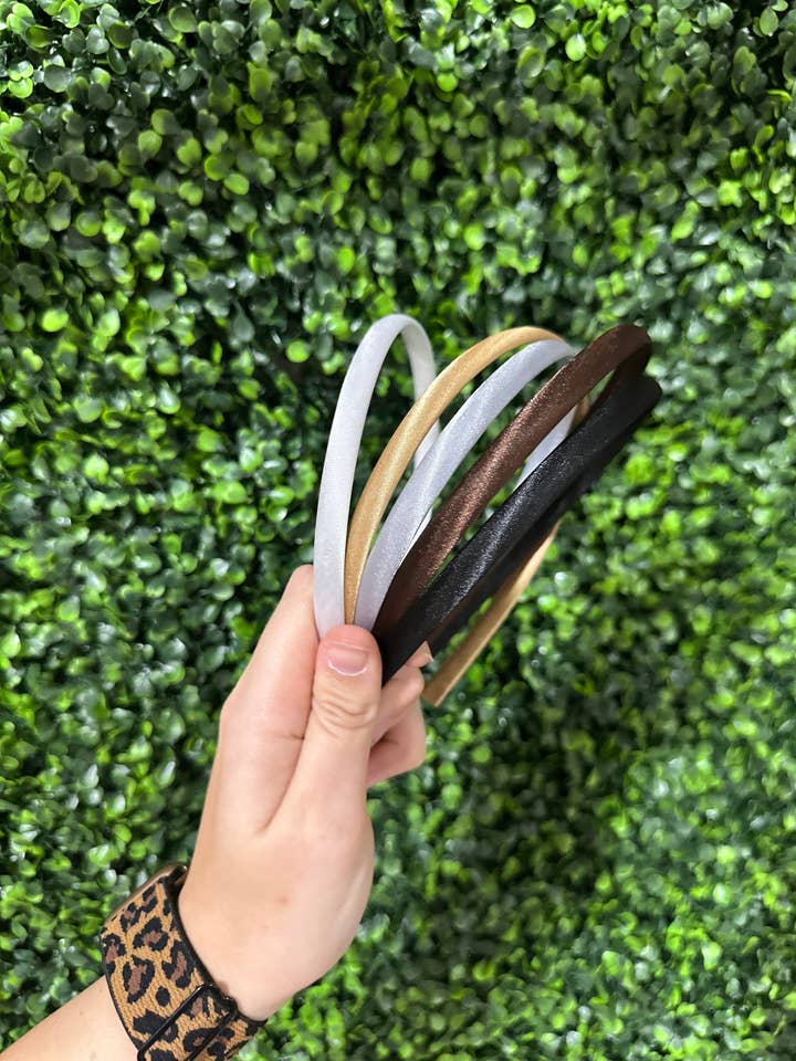 Collection de Serre-têtes en Satin Raffiné pour la vente par SMR Wholesale