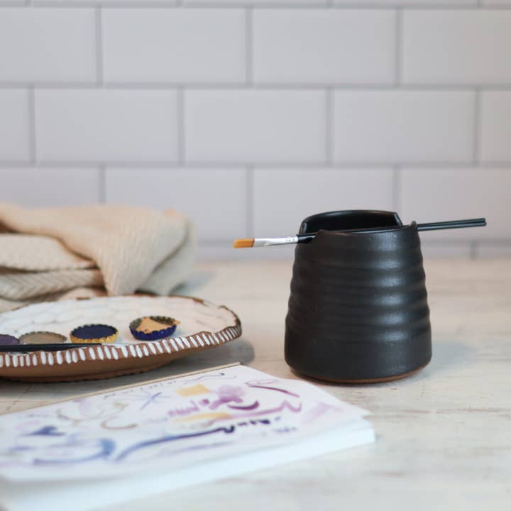 Gravesco Pottery – Engroshandel Malesæt – Kunstnerens penselholder i sort1