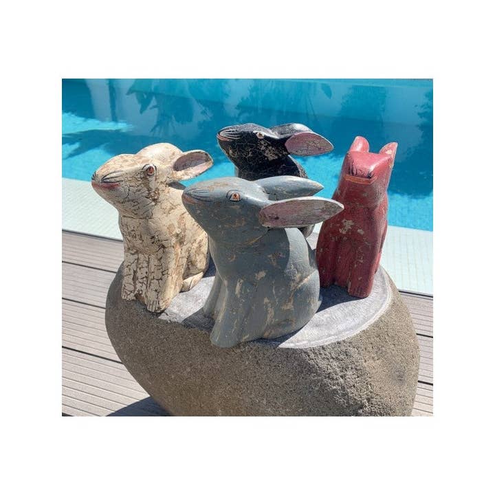 Paloma Black (Casa Natura Design, S.L.) - Wholesale Decorative Figurine - Hand-Painted Wooden Rabbit Statue1