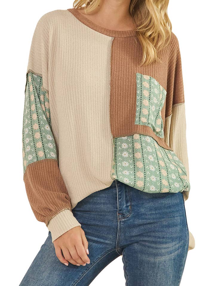 Haut à col rond en patchwork floral et blocs de couleur pour la vente par Vanilla Monkey