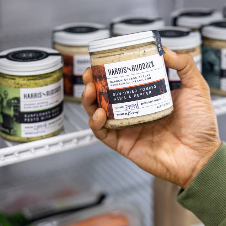 Harris and Ruddock - Wholesale Cheese - Sun Dried Tomato Basil Cheese Spread - 9 oz4