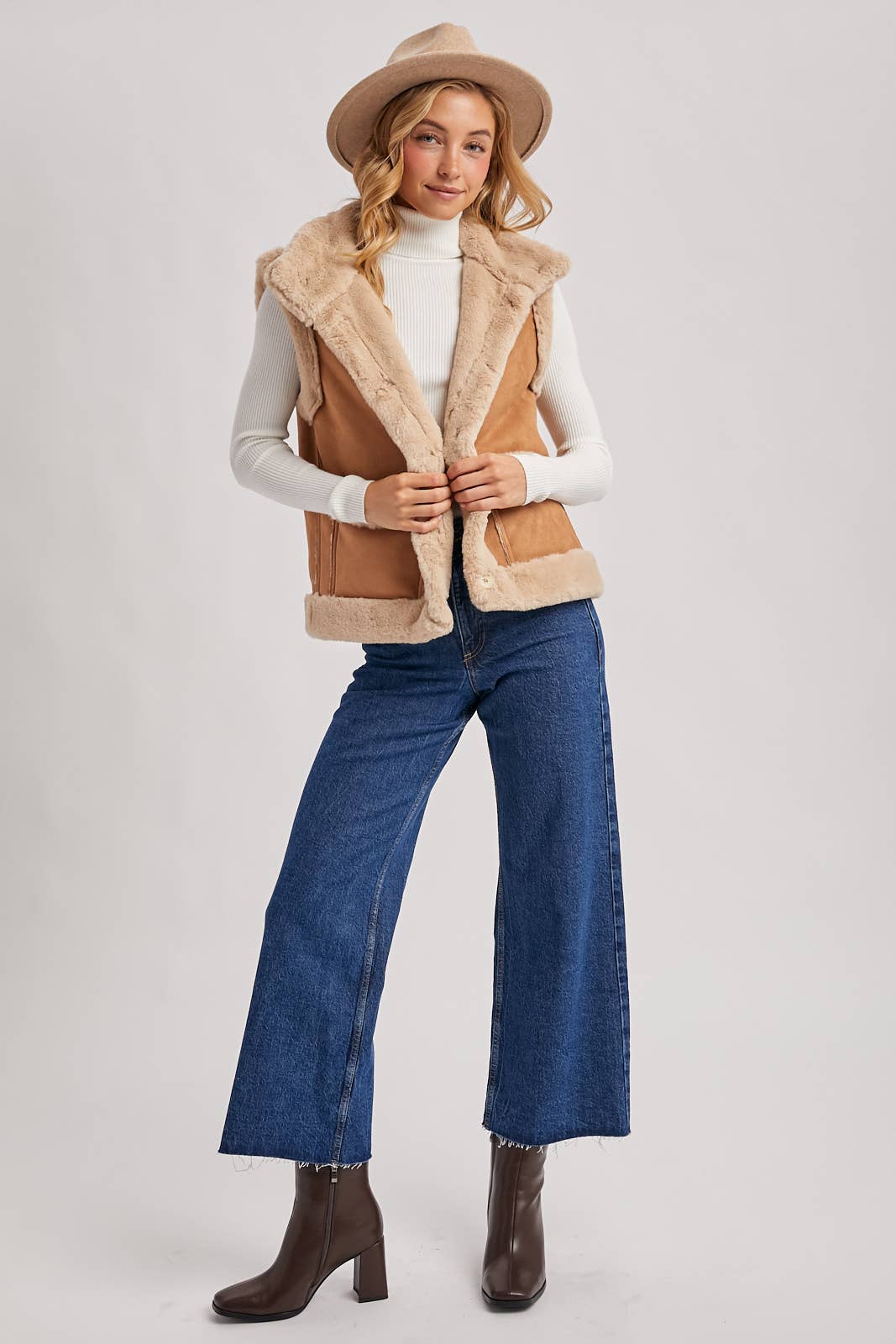 Bluivy - Wholesale Outerwear Vest - Women's - FAUX SUEDE WITH FAUX SHEARLING LINING TRIM VEST25