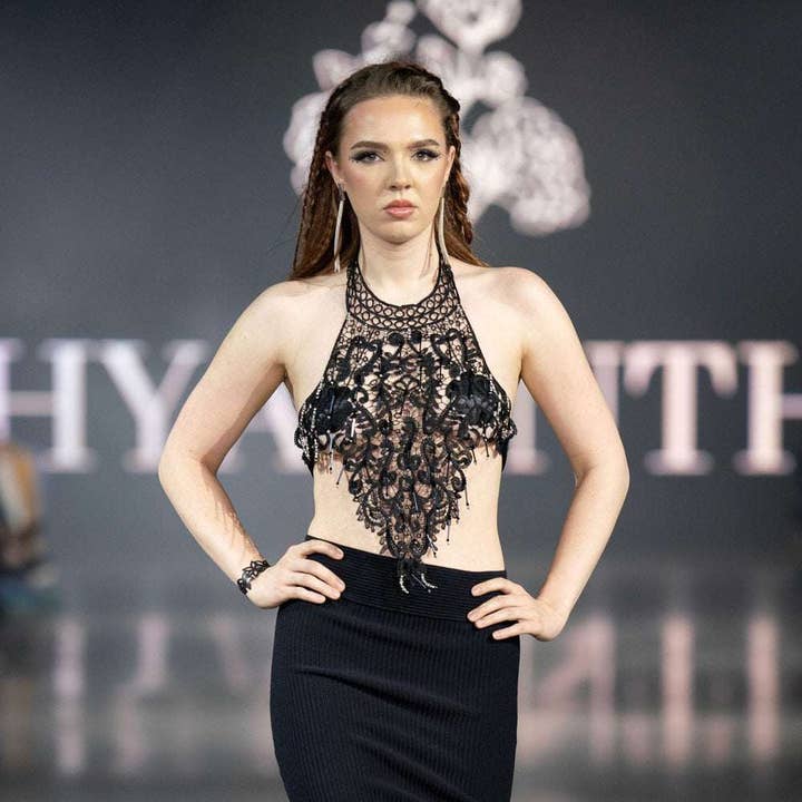 Kaden & Kai – Großhandel Manschettenarmband – Wildblumen-Fahrradschlauch-Armband1