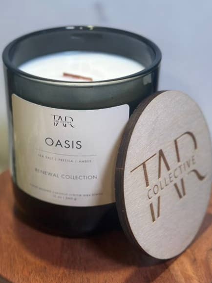 Bougie Oasis 12 oz pour la vente par TAR Collective