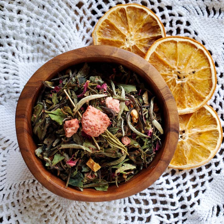 Gnat and Bee - Wholesale Loose Tea - Strawberry Sun | White tea blend