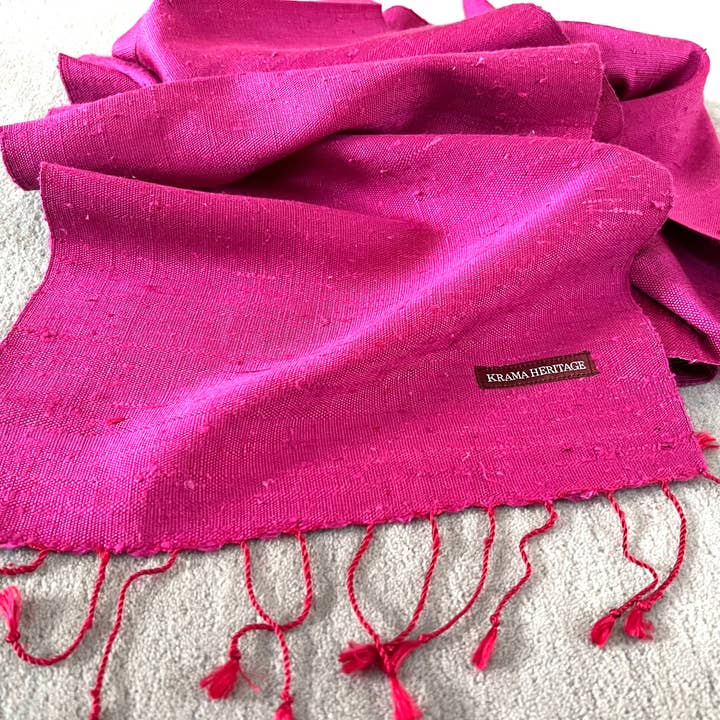 Krama Heritage - Wholesale Scarf - Women's - The Textured Fuchsia Krama in its palm leaf case - Woman2