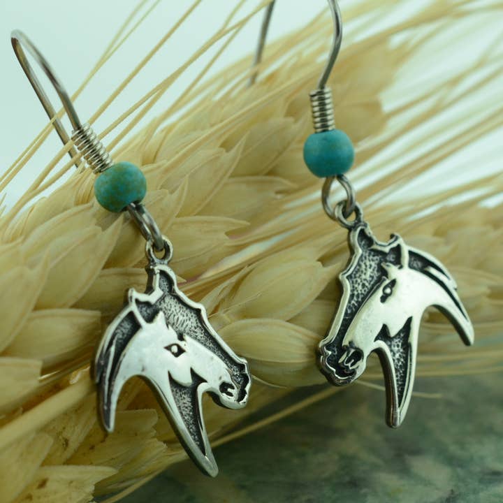 Orecchini a forma di testa di cavallo in argento 925 per la vendita all'ingrosso da parte di Jewelry by DeCory