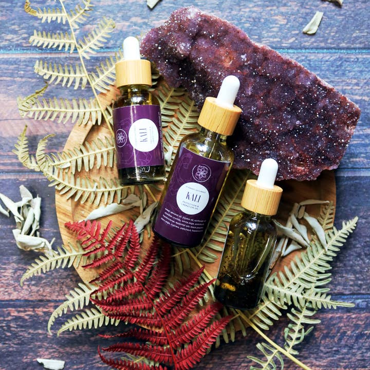 Ayamani Naturals - Vendita all'ingrosso Olio essenziale - Olio KALI | Olio rituale e per il corpo della Dea, con cristalli1