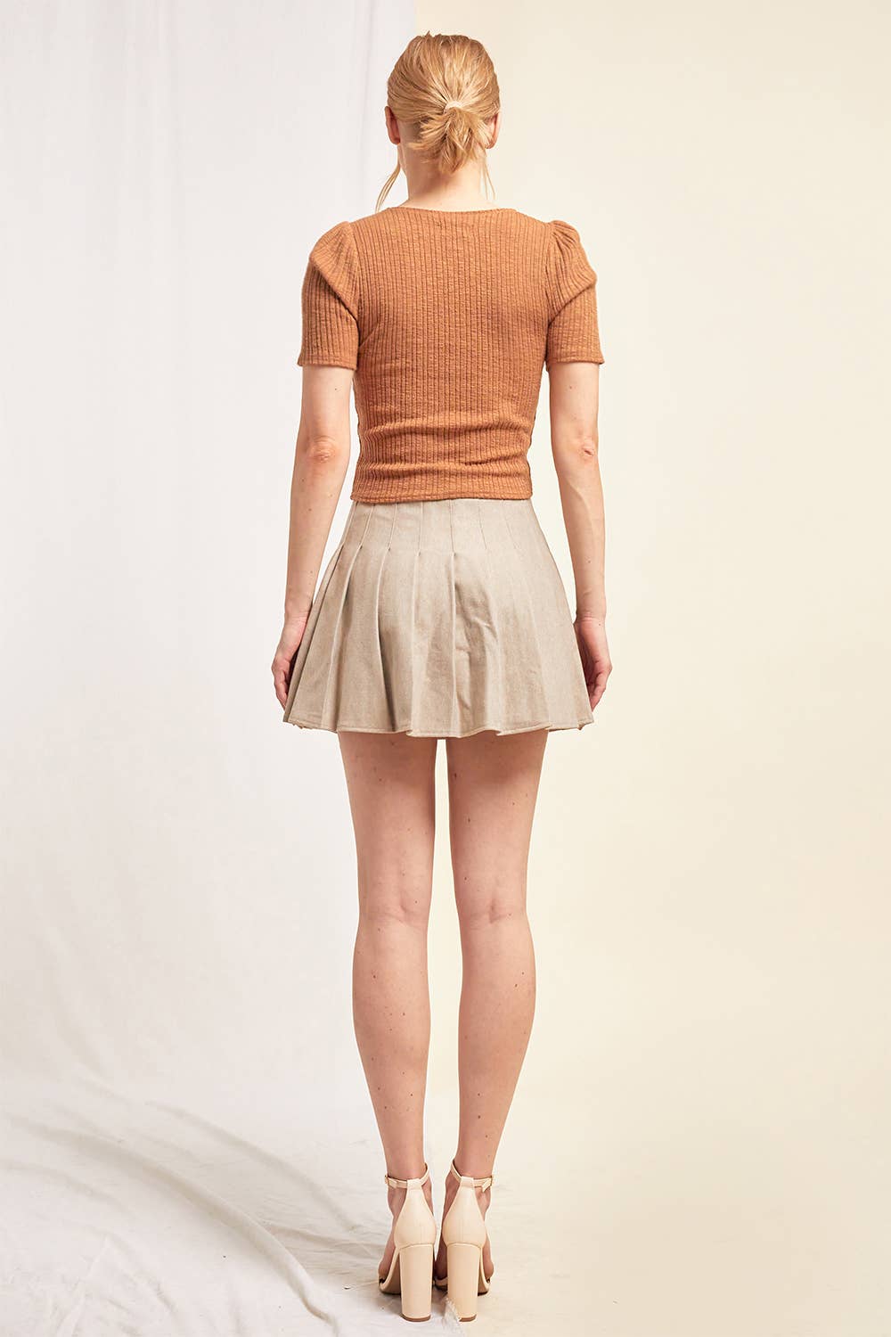 LENA - Wholesale Knit Top - Women's - Knit Rib Short Sleeve Sweet Heart Neck Cinched Top14