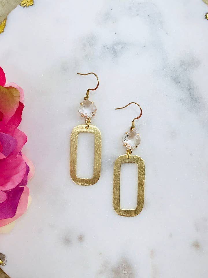 Rhinestone & Vierkante Gouden Hanger Oorbellen - E19-4880 voor wholesale door Magnolia & Peach Jewelry Boutique, LLC