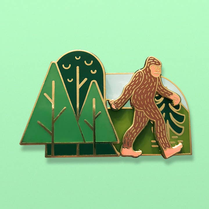 Pretty Useful Co. – wholesale Nål och knapp för kavajslag – Sasquatch Slider Emalj Pin0