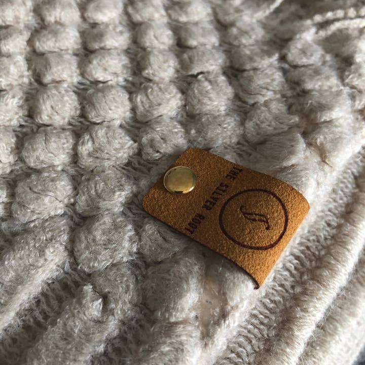 The Silver Root - Wholesale Throw Blanket - Throws4