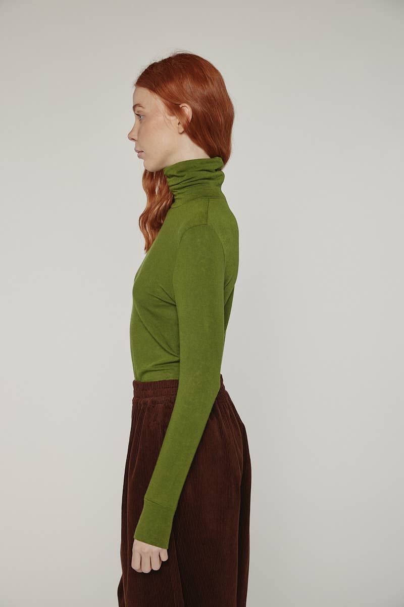 Green Wool blend lightweight turtleneck for wholesale on Faire5