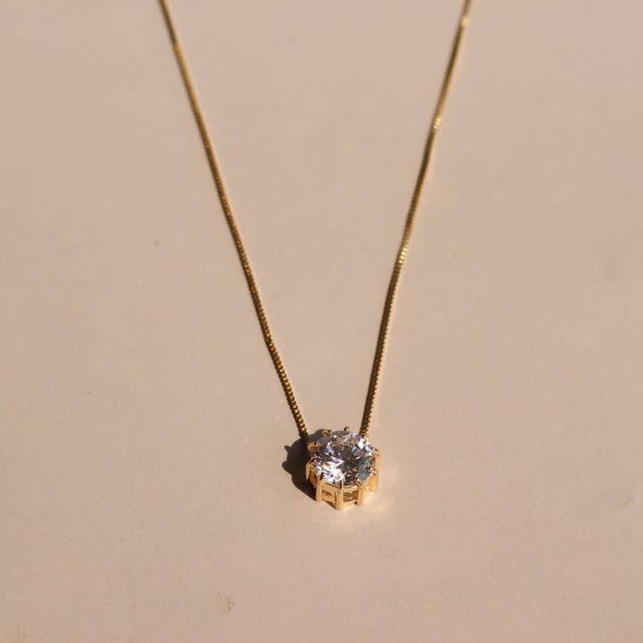 Charlotte-halsketting met ronde zirkonia-hanger | Demi Fine voor wholesale door GYS