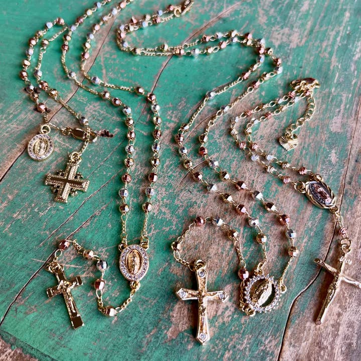 Love and Honor Jesus LLC - Wholesale Ketting met gebedskralen - Tri Color OLG rozenkrans ketting of armband met 4 mm kralen3