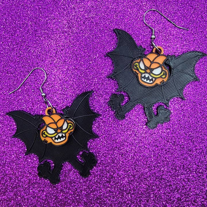 Boucles d'oreilles chat orange vampire imprimées en 3D pour la vente par Printy Vibes