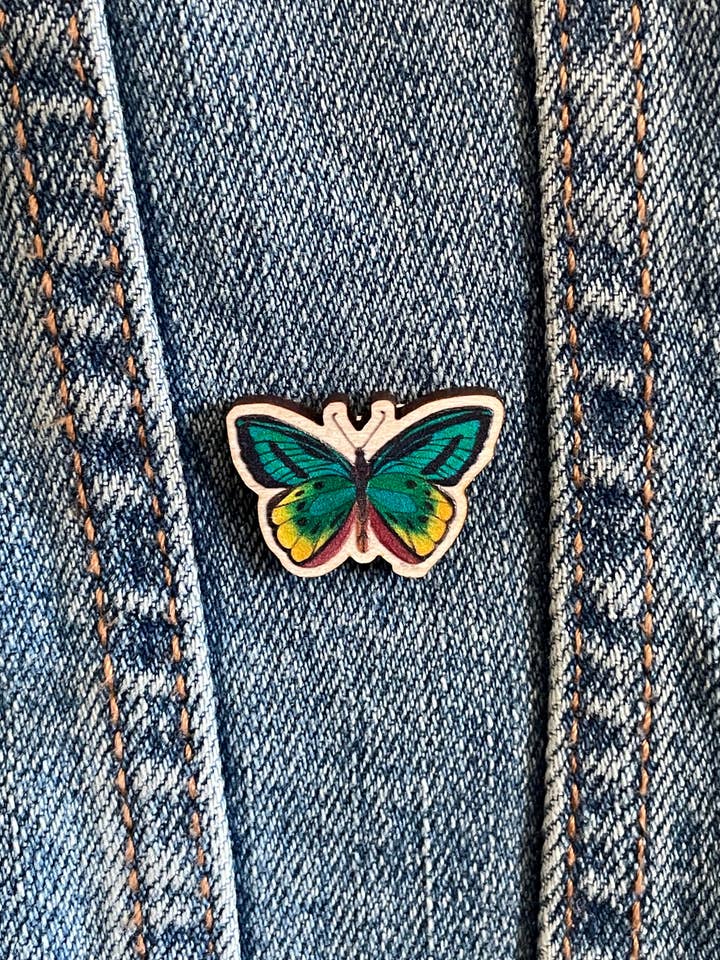 Insignia de Madera de Mariposa Verde - 25mm para venta al por mayor de MossyPathArt