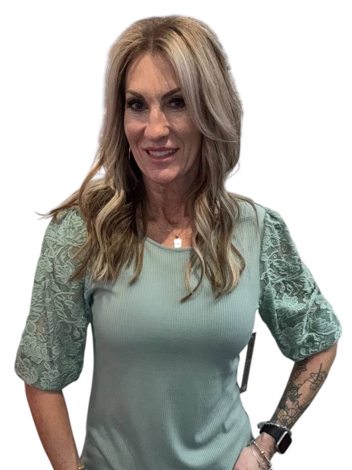 MJ882AW94-S - Salbei - 3/4-Arm Scoop V-Ausschnitt Top Mix Media A3917 für den Großhandel von K & C Clothing, Inc.