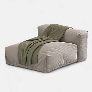 Mateo- 1 place pour la vente par mettly