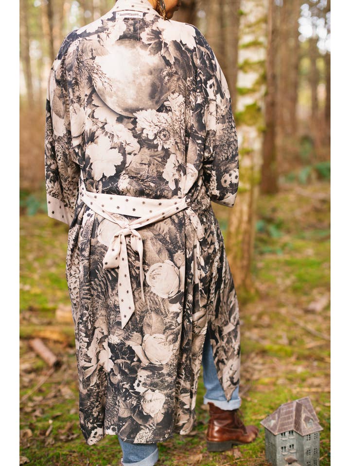 Market of Stars (USA) - Wholesale Kimono - Women's - The Looking Glass Opera Duster Kimono Robe w/ Alice6