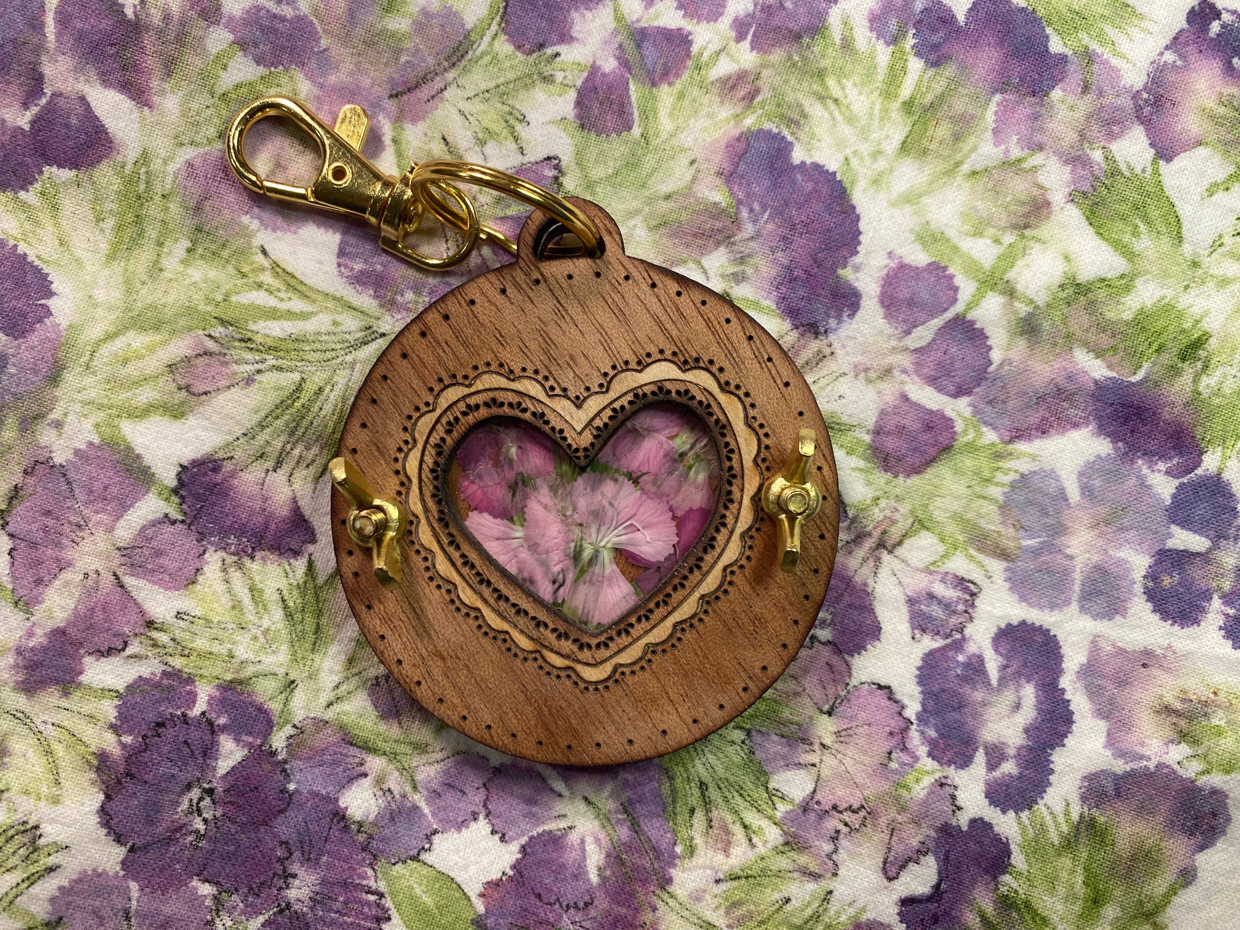 Holly Hills Lane - Wholesale Keychain – Women's - Mahogany Heart Pocket Flower Press Keychain with Oak Inlay2