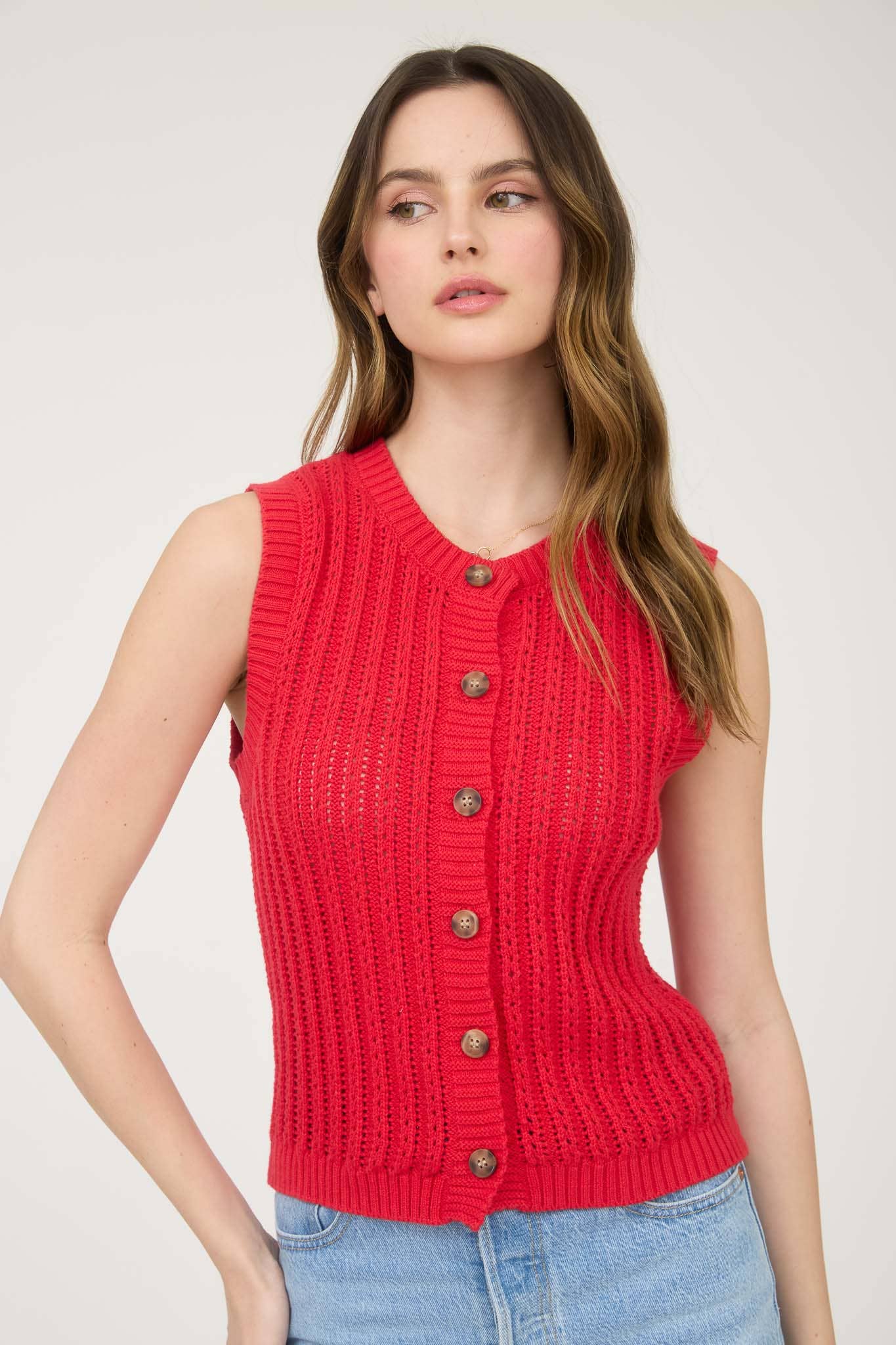 The Workshop Studio – Cardigan - Mulher por atacado – Cardigã de malha sem mangas com decote redondo e botões.13