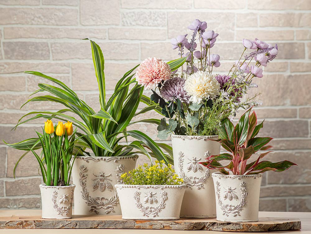 Abbott - Venta al por mayor Macetas - Abeja en Relieve Grande en Maceta con Escudo-7"H4